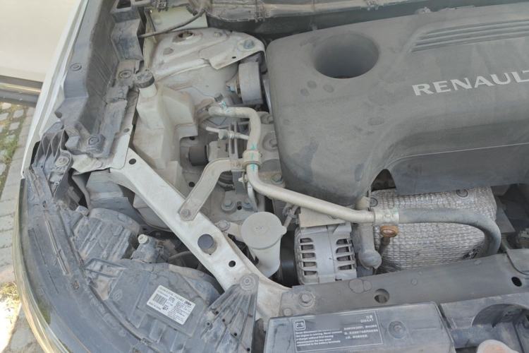 Used Renault Koleos 2017 2.5L Four-Wheel Drive Premium Edition Engine Bay Right