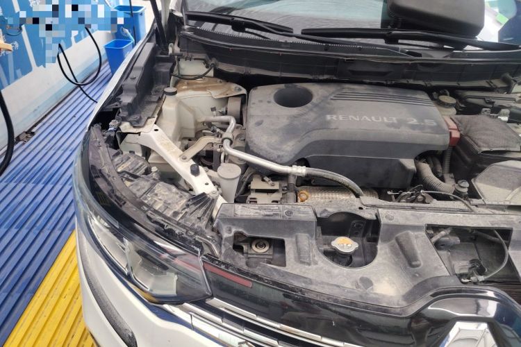 Used Renault Koleos 2017 2.5L Four-Wheel Drive Premium Edition Engine Bay Right