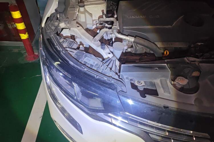 Used Renault Koleos 2017 2.0L Two-Wheel Drive Luxury Edition Engine Bay Right