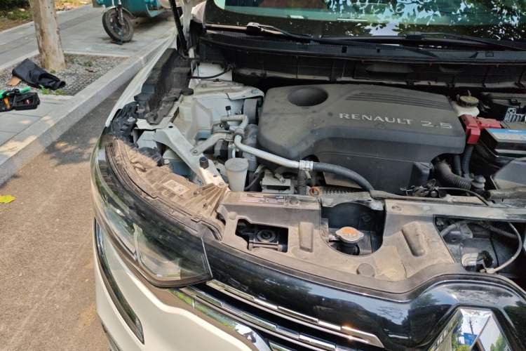 Used Renault Koleos 2017 2.5L Four-Wheel Drive Ultimate Edition Engine Bay Right