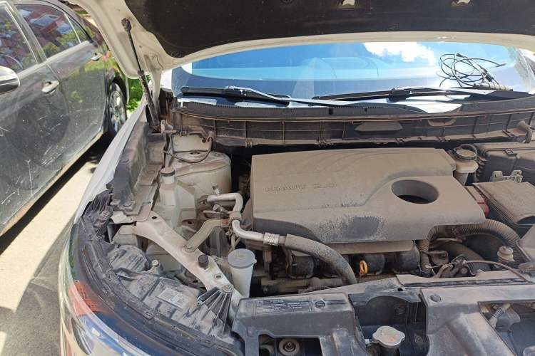 Used Renault Koleos 2017 2.0L Two-Wheel-Drive Leading Edition Engine Bay Right