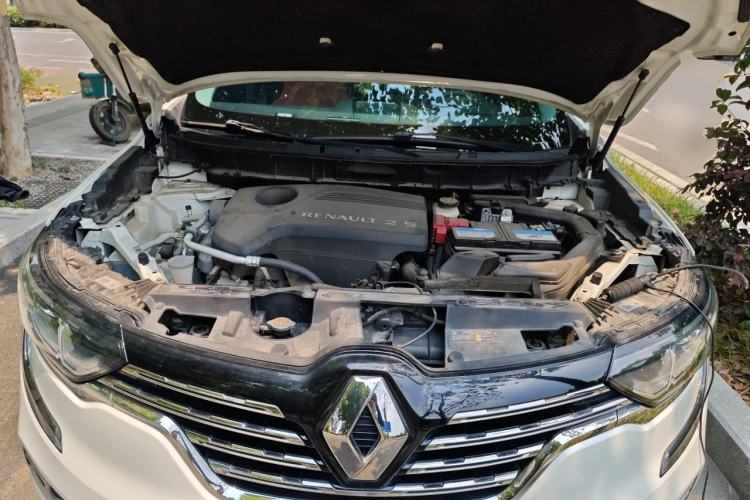 Used Renault Koleos 2017 2.5L Four-Wheel Drive Ultimate Edition Engine Bay