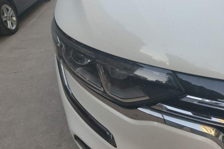 Used Renault Koleos 2017 2.5L Four-Wheel Drive Premium Edition Exterior 3