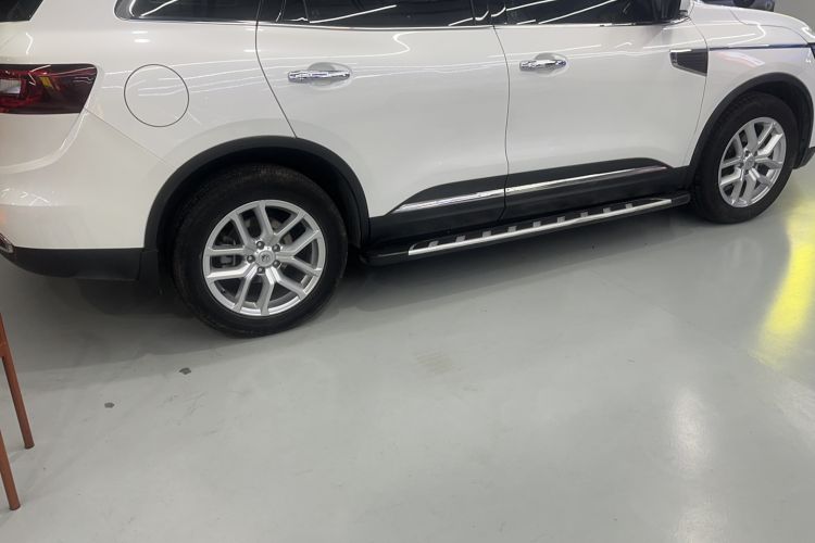 Used Renault Koleos 2017 2.5L Four-Wheel Drive Premium Edition Exterior 5