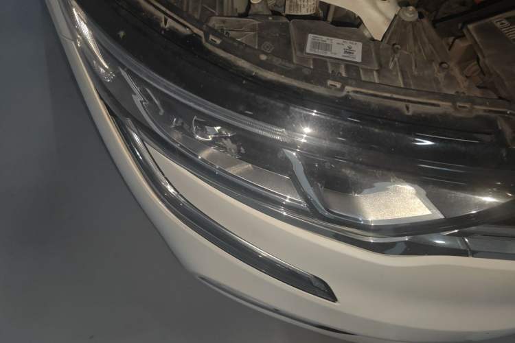 Used Renault Koleos 2017 2.0L Two-Wheel Drive Luxury Edition Exterior 6