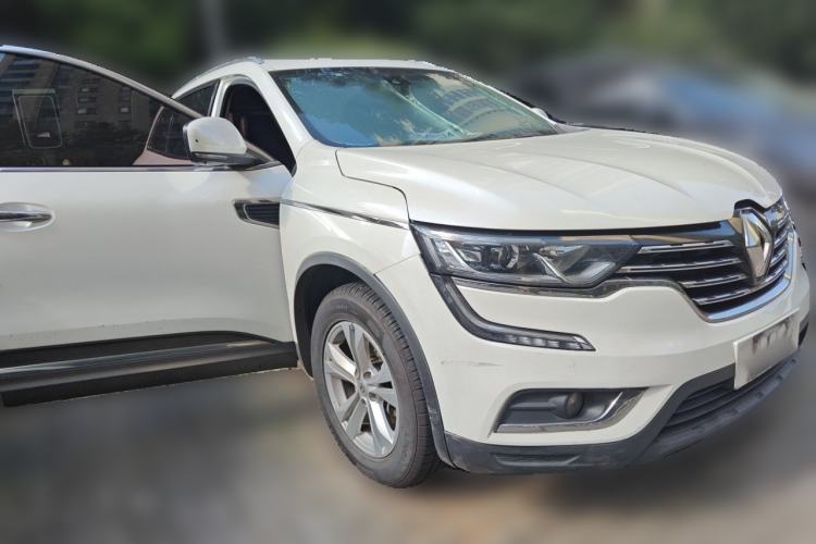 Used Renault Koleos 2017 2.0L Two-Wheel-Drive Leading Edition Front Right 45 Deg