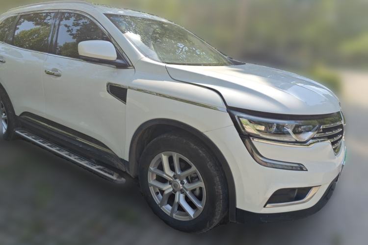 Used Renault Koleos 2017 2.5L Four-Wheel Drive Premium Edition Front Right 45 Deg