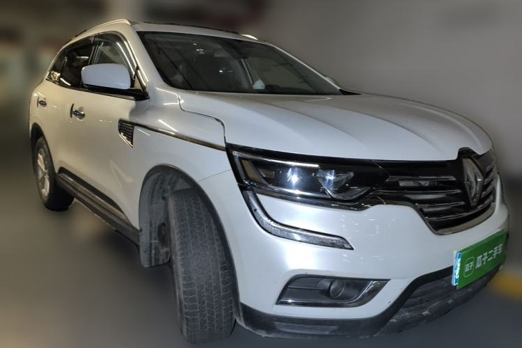 Used Renault Koleos 2017 2.0L Two-Wheel Drive Luxury Edition Front Right 45 Deg