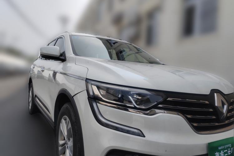 Used Renault Koleos 2017 2.0L Two-Wheel Drive Luxury Edition Front Right 45 Deg