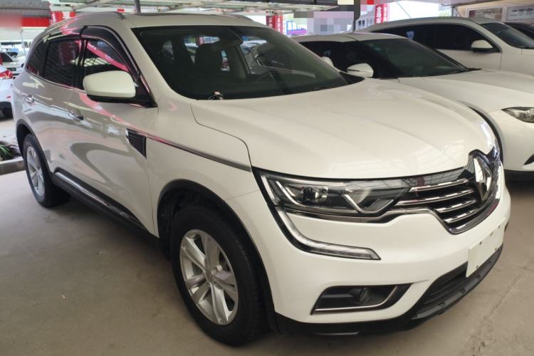 Used Renault Koleos 2017 2.0L Two-Wheel-Drive Leading Edition Front Right 45 Deg