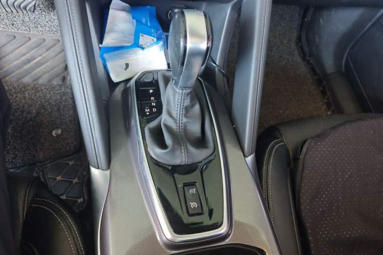Used Renault Koleos 2017 2.0L Two-Wheel Drive Luxury Edition Gear Lever