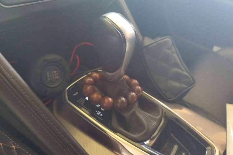 Used Renault Koleos 2017 2.0L Two-Wheel-Drive Leading Edition Gear Lever