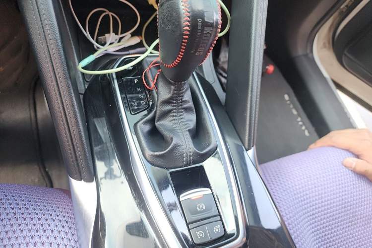 Used Renault Koleos 2017 2.5L Four-Wheel Drive Ultimate Edition Gear Lever