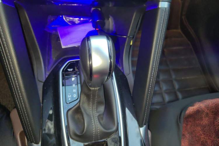 Used Renault Koleos 2017 2.5L Four-Wheel Drive Ultimate Edition Gear Lever