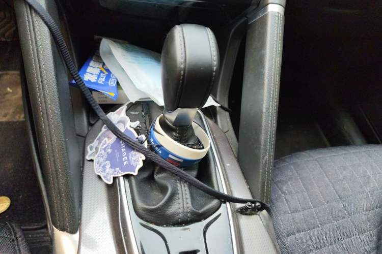 Used Renault Koleos 2017 2.5L Four-Wheel Drive Premium Edition Gear Lever