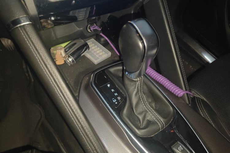 Used Renault Koleos 2017 2.0L Two-Wheel Drive Luxury Edition Gear Lever