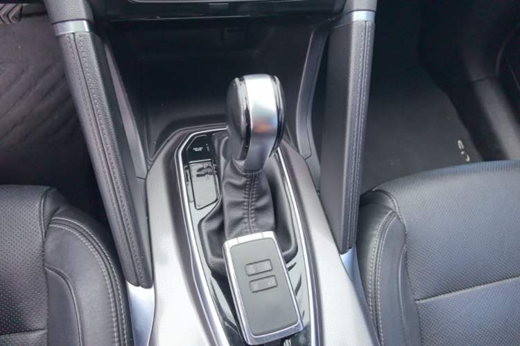 Used Renault Koleos 2017 2.5L Two-Wheel Drive Prestige Edition Gear Lever