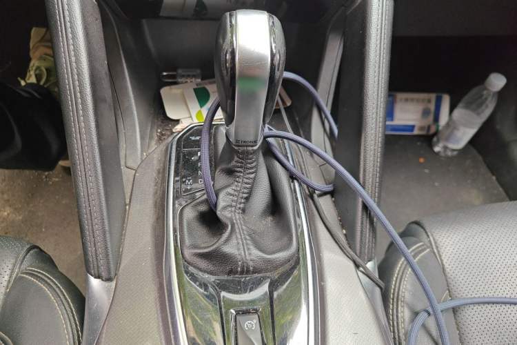 Used Renault Koleos 2017 2.0L Two-Wheel Drive Luxury Edition Gear Lever