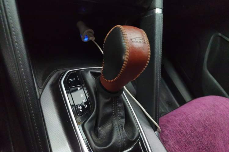 Used Renault Koleos 2017 2.0L Two-Wheel-Drive Leading Edition Gear Lever