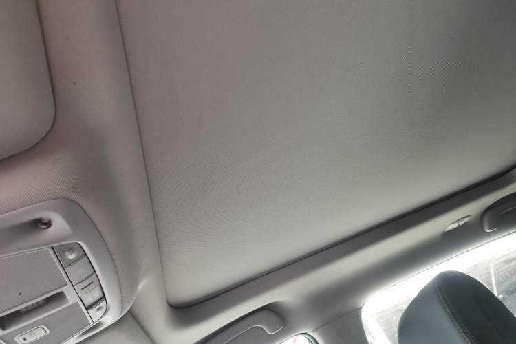 Used Renault Koleos 2017 2.5L Four-Wheel Drive Ultimate Edition Headliner