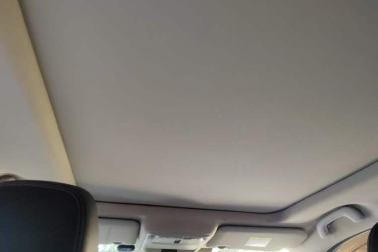 Used Renault Koleos 2017 2.5L Four-Wheel Drive Premium Edition Headliner
