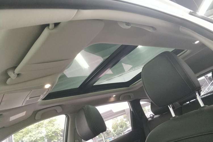 Used Renault Koleos 2017 2.0L Two-Wheel Drive Luxury Edition Headliner