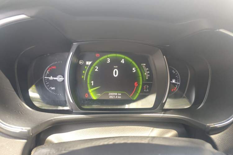 Used Renault Koleos 2017 2.0L Two-Wheel Drive Comfort Edition Instrument Cluster