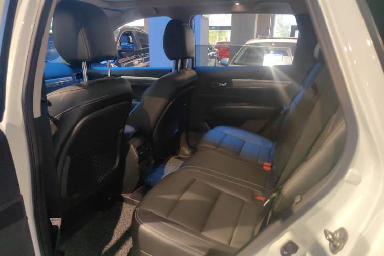 Used Renault Koleos 2017 2.5L Two-Wheel Drive Prestige Edition Interior 2