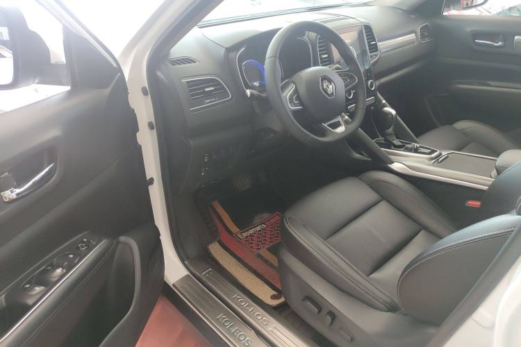 Used Renault Koleos 2017 2.5L Four-Wheel Drive Premium Edition Interior 2