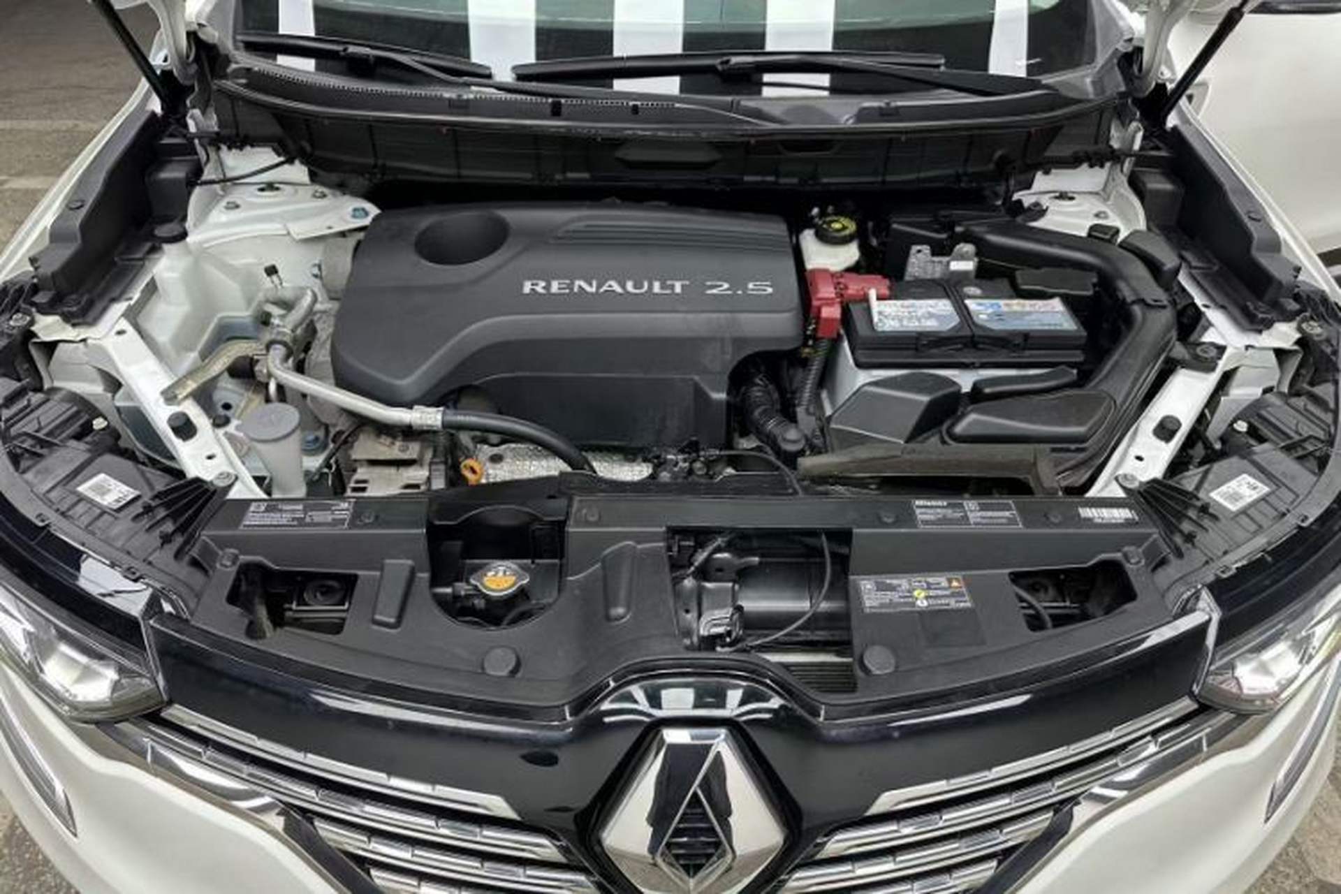 Used Renault Koleos 2017 2.5L Four-Wheel Drive Ultimate Edition Interior 3