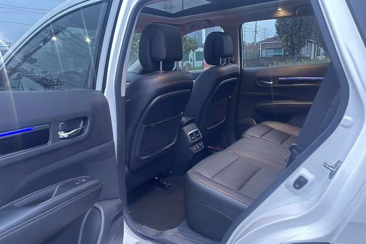 Used Renault Koleos 2017 2.5L Four-Wheel Drive Ultimate Edition Interior 5