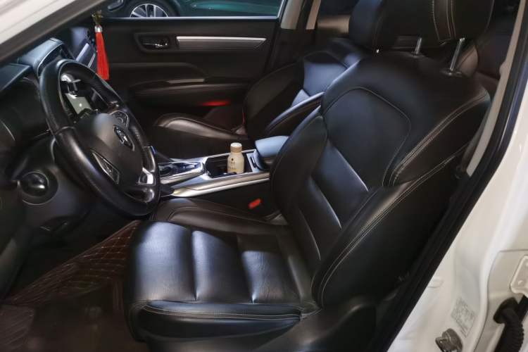Used Renault Koleos 2017 2.5L Two-Wheel Drive Prestige Edition Left Front Seat