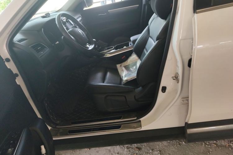 Used Renault Koleos 2017 2.0L Two-Wheel-Drive Leading Edition Left Front Seat