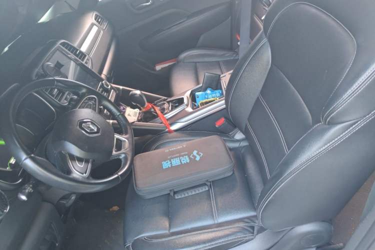 Used Renault Koleos 2017 2.0L Two-Wheel-Drive Leading Edition Left Front Seat