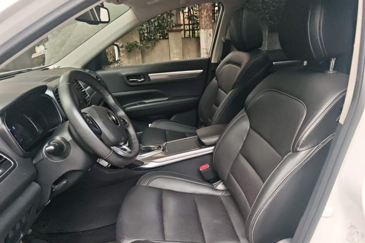 Used Renault Koleos 2017 2.5L Two-Wheel Drive Prestige Edition Left Front Seat