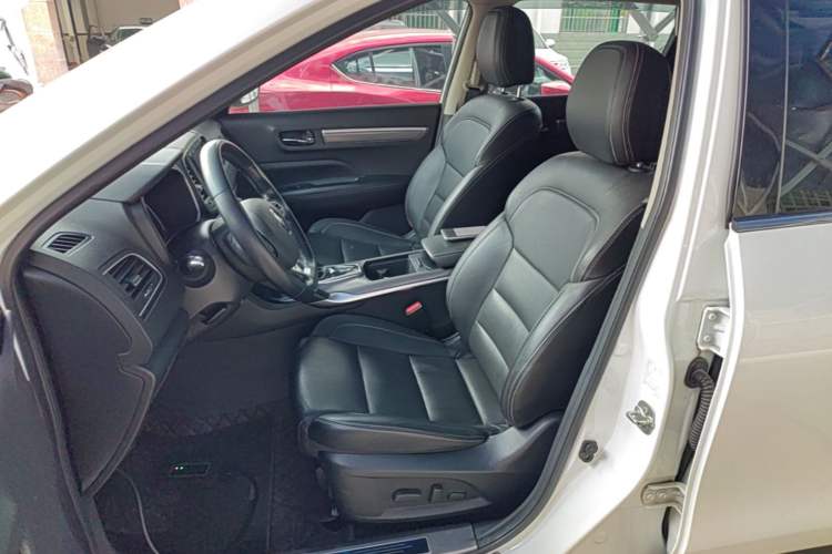Used Renault Koleos 2017 2.5L Two-Wheel Drive Prestige Edition Left Front Seat