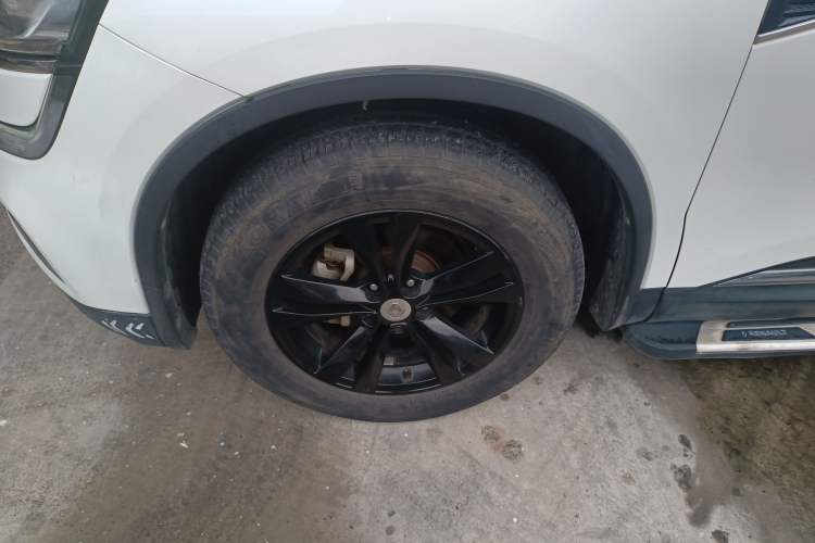Used Renault Koleos 2017 2.0L Two-Wheel Drive Luxury Edition Left Front Wheel Hub