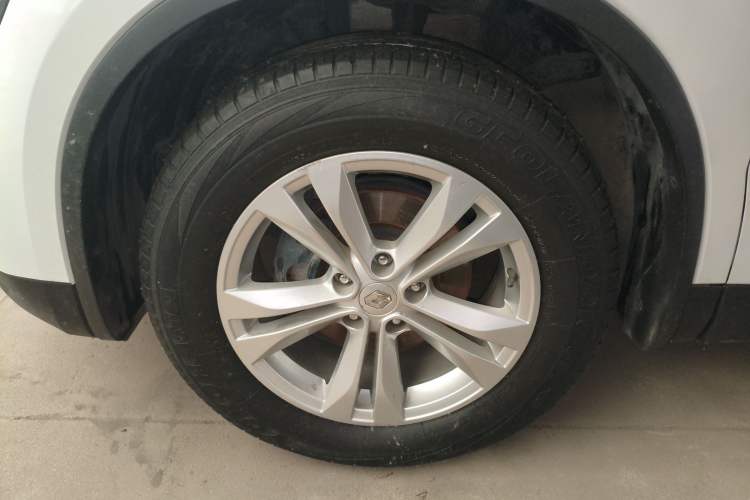 Used Renault Koleos 2017 2.0L Two-Wheel-Drive Leading Edition Left Front Wheel Hub