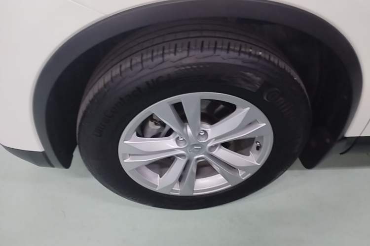 Used Renault Koleos 2017 2.0L Two-Wheel Drive Luxury Edition Left Front Wheel Hub