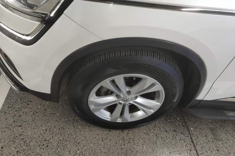 Used Renault Koleos 2017 2.0L Two-Wheel Drive Comfort Edition Left Front Wheel Hub