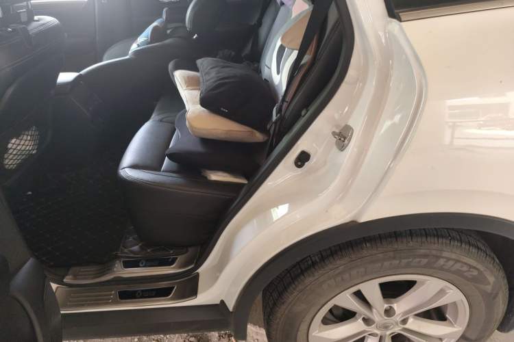 Used Renault Koleos 2017 2.0L Two-Wheel-Drive Leading Edition Left Rear Seat