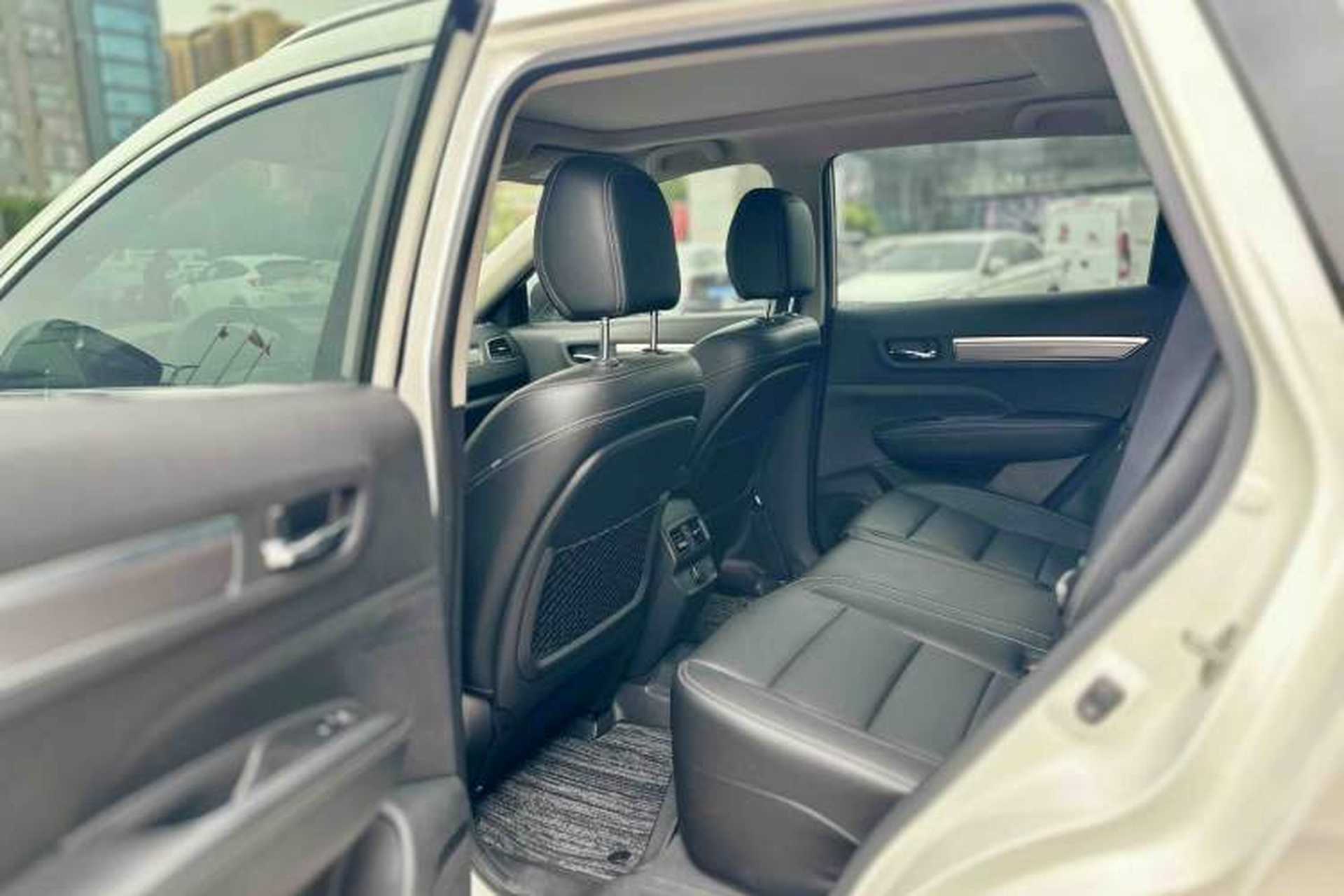 Used Renault Koleos 2017 2.0L Two-Wheel Drive Luxury Edition Left Rear Seat