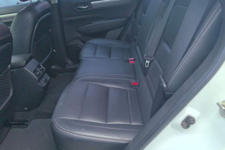 Used Renault Koleos 2017 2.5L Two-Wheel Drive Prestige Edition Left Rear Seat