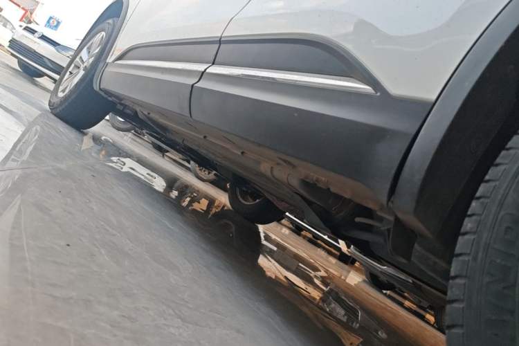 Used Renault Koleos 2017 2.0L Two-Wheel Drive Luxury Edition Left Side Sill