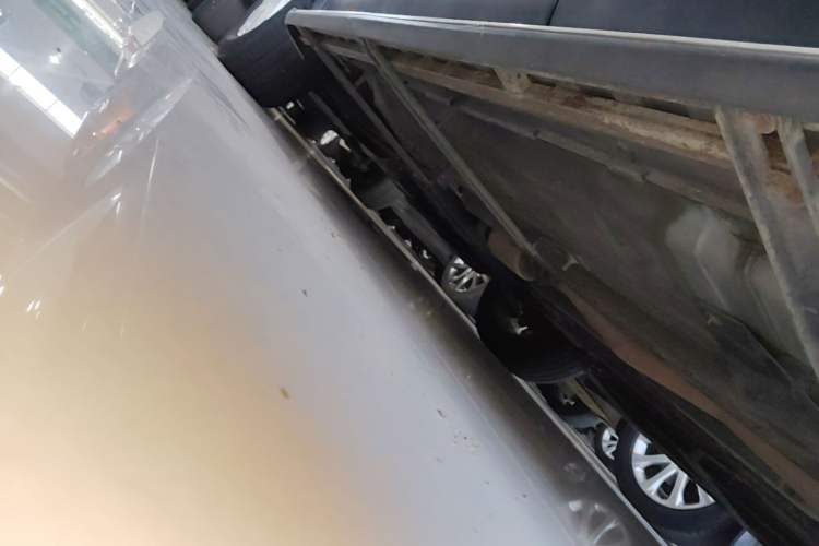 Used Renault Koleos 2017 2.5L Two-Wheel Drive Prestige Edition Left Side Sill