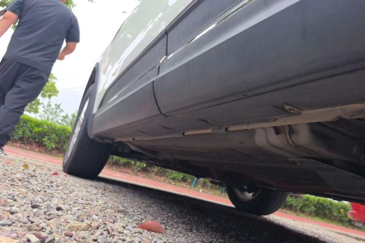 Used Renault Koleos 2017 2.5L Two-Wheel Drive Prestige Edition Left Side Sill