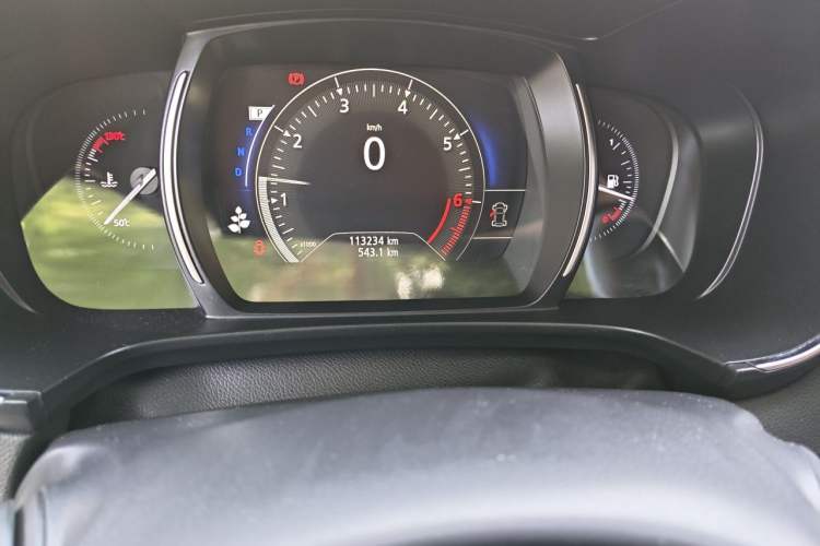 Used Renault Koleos 2017 2.0L Two-Wheel Drive Luxury Edition Odometer Close Up