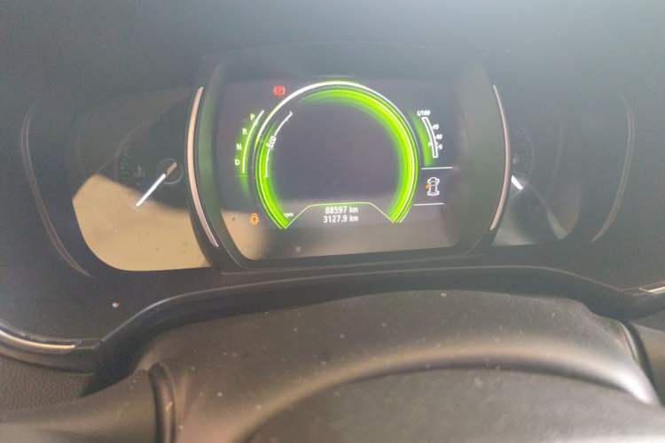 Used Renault Koleos 2017 2.0L Two-Wheel-Drive Leading Edition Odometer Close Up