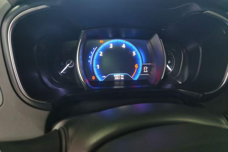 Used Renault Koleos 2017 2.0L Two-Wheel Drive Luxury Edition Odometer Close Up