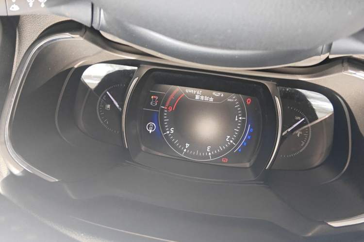 Used Renault Koleos 2017 2.0L Two-Wheel Drive Luxury Edition Odometer Close Up
